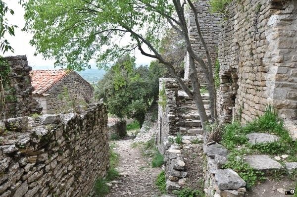 Le village abandonné