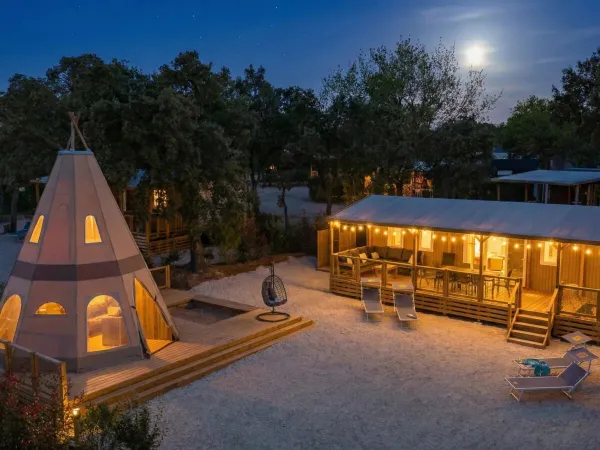 Le Roan Supreme Deluxe Family Lounge Premium Zone.