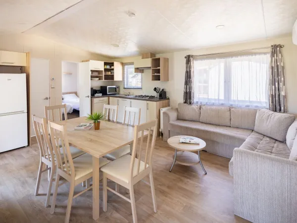 La cuisine/le séjour du Comfort Lounge.