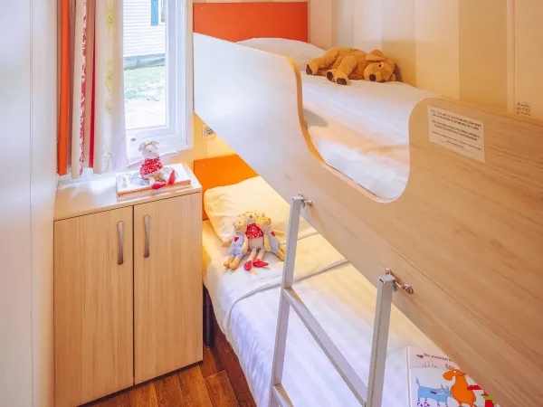 Roan Comfort Plus Chambre à coucher avec lits superposés.