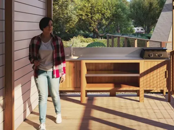 La cuisine extérieure du Roan Premium Lounge.