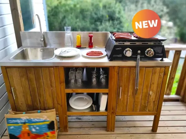 Le Roan Premium Lounge dispose d'une cuisine extérieure.