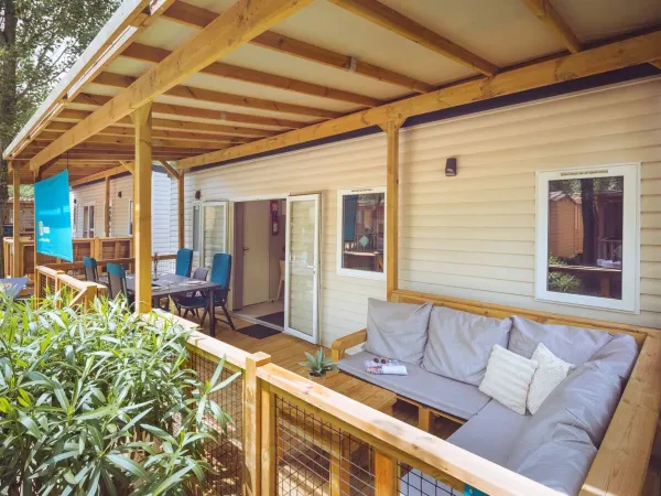 The Roan Premium Lounge mobile home avec 2 salles de bain.