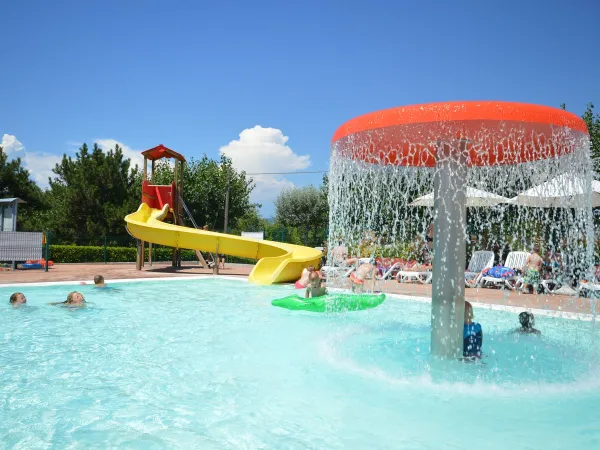 Piscine pour enfants au Roan camping Delle Rose.