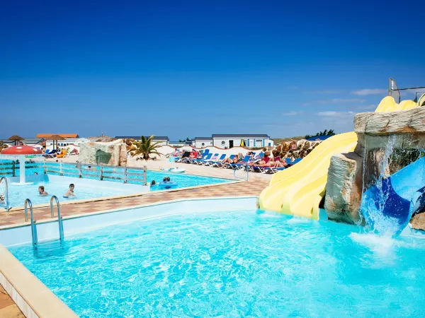 Piscine au camping Roan La Dune Des Sables.