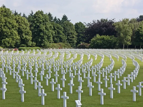 Cimetière de Colleville-sur-Mer près de Roan camping La Vallée.