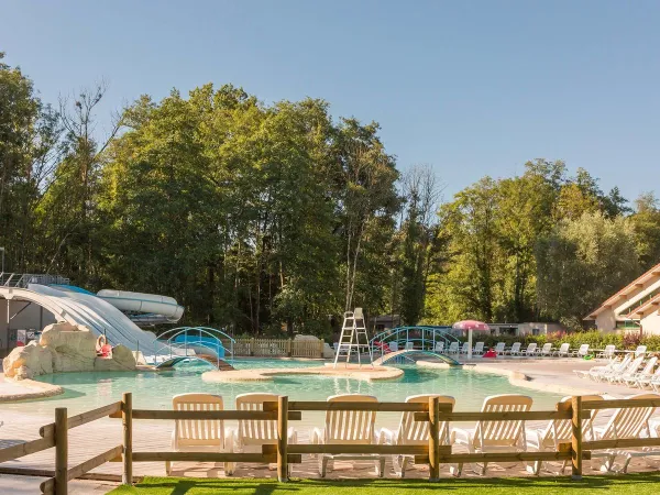 Piscine au camping Roan de Bonnal.