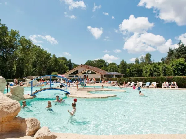 La piscine du camping Roan de Bonnal.