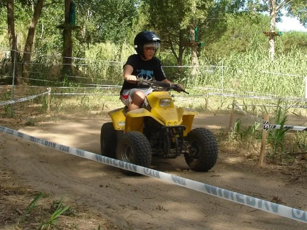 Quad à proximité du Roan camping Les Sablines.