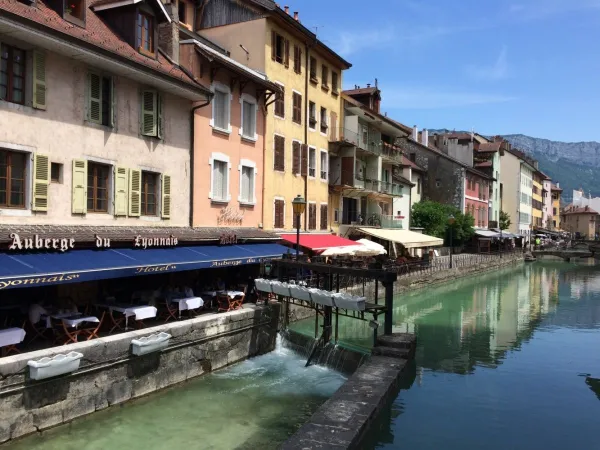 Ville d'Annecy près du camping Roan L'Ideal.