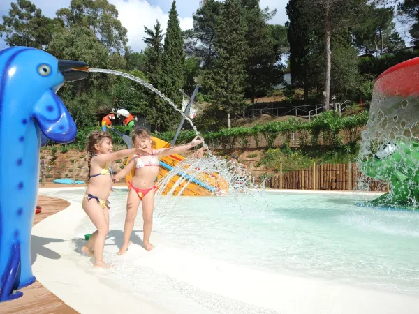 Les plaisirs de l'eau au camping Roan Rosselba.