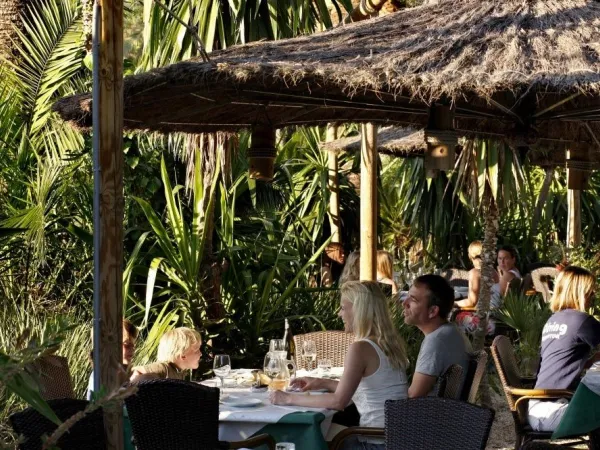 Restaurant d'été au camping Roan Rosselba.