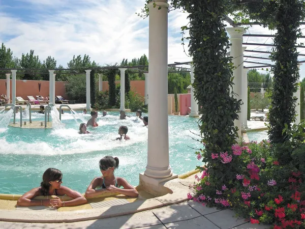 Le jacuzzi du Roan camping Serignan Plage.