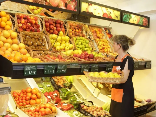 Supermarché dans le camping Cala Canyelles.