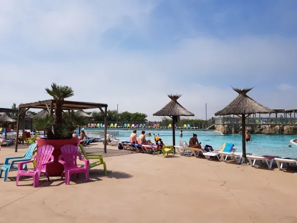 Piscine du camping Roan Beach Garden.