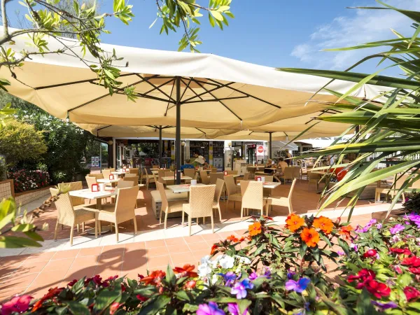 La terrasse du camping Roan Sant Angelo.