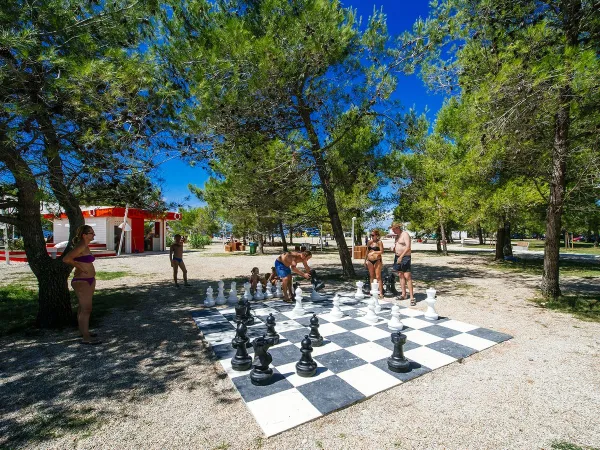 Grand jeu d'échecs au camping Roan Zaton Holiday resort.