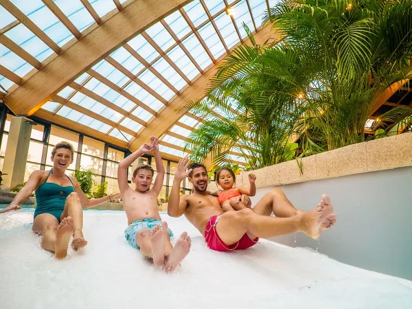 Amusement en famille au Roan camping des Ormes.