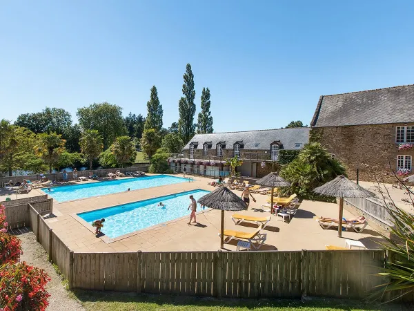 Piscines au Roan camping des Ormes.