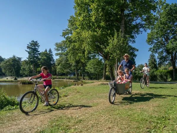 Cyclisme autour du Roan camping des Ormes.