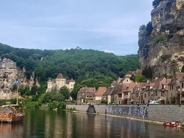 Le village de Sarlat près du camping de Roan Avit Loisirs.