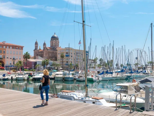 Le port de Fréjus à proximité du camping Roan Domaine Noguière.