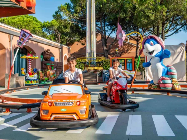 Mini voitures au camping Roan Union Lido Mare.