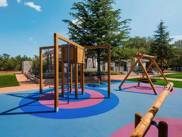 Aire de jeux au camping Roan Park Umag.