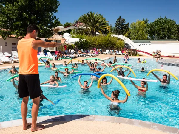 Aquagym dans la piscine du camping Roan Méditerranée Plage.