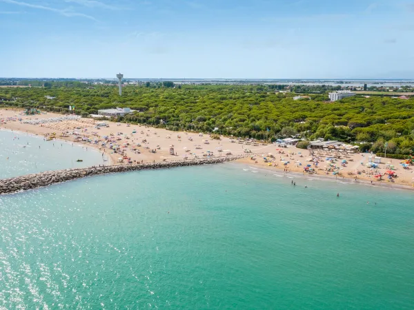 La plage du camping Roan Union Lido Mare.