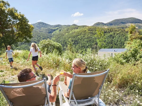 Se reposer au soleil près du camping Roan Les Collines.