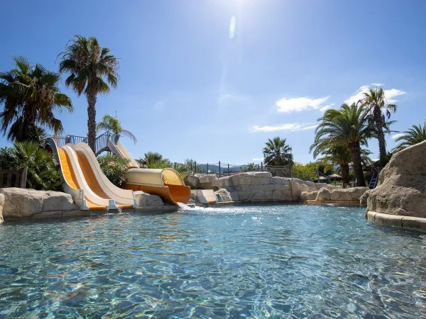 La piscine du camping Roan La Sardane.