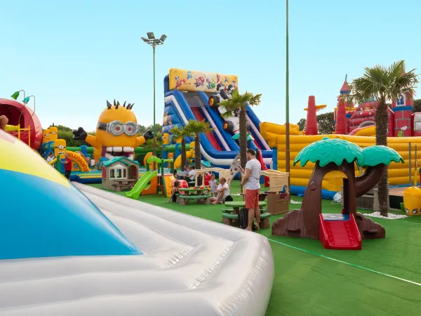 Parc de châteaux gonflables au camping Roan Pra'delle Torri.