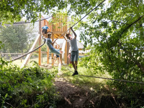 Parcours aventure dans le fort de boue du camping Roan De Twee Bruggen.