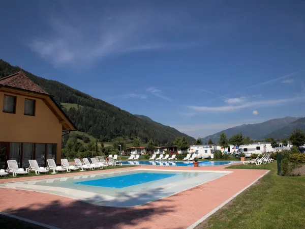 Vue d'ensemble des piscines du camping Roan Bella Austria.