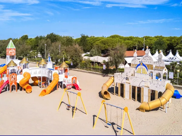 Aire de jeux au camping Roan Sant Angelo.