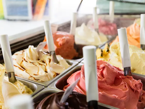 Glace italienne au camping Roan hu Altomincio village.