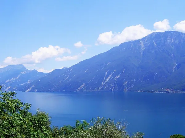 Montagnes près du lac de Garde.