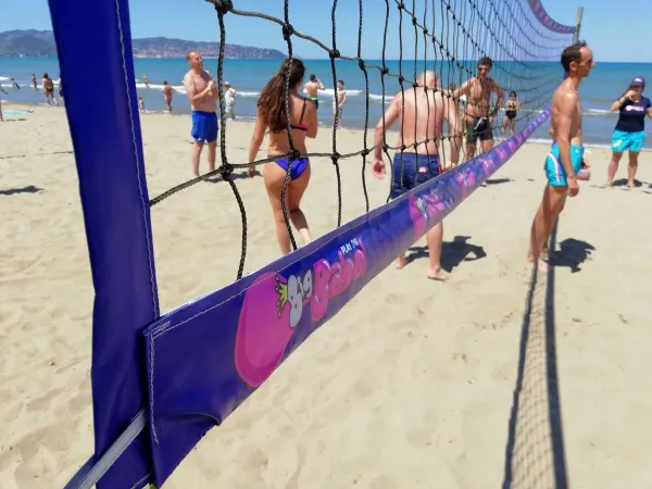 Beach volleyball au Roan at Orbetello Camping Village.