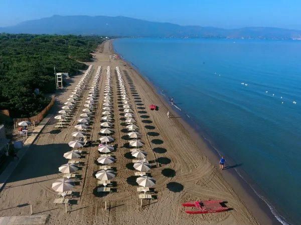 plage étendue au camping d'Orbetello.