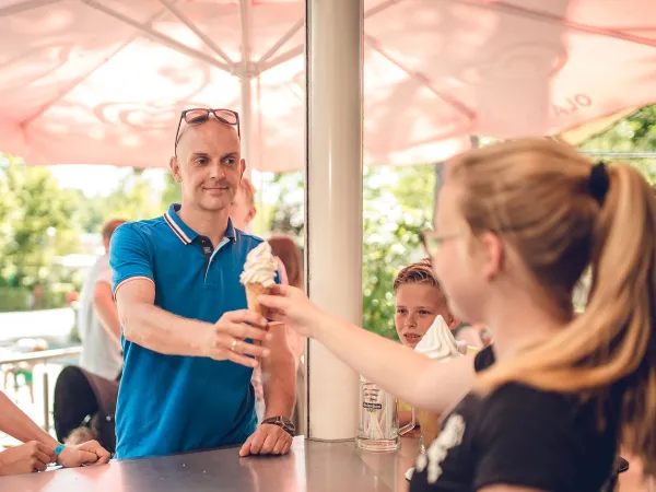 Glace au ballon de glace du camping Roan Ackersate.