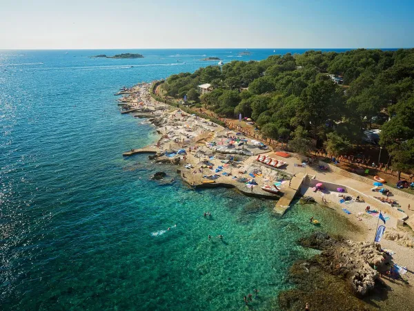 Vue d'ensemble du littoral au camping Roan Bijela Uvala.