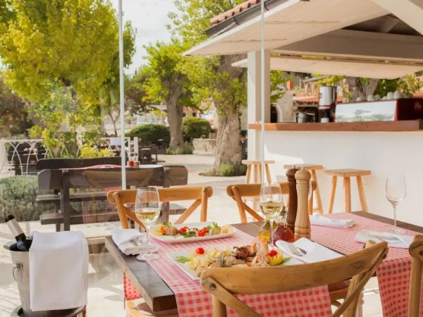 Terrasse au restaurant du camping Roan Amadria Park Trogir.