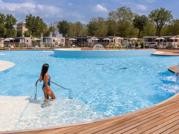 Piscine au camping Roan Rimini Family Village.