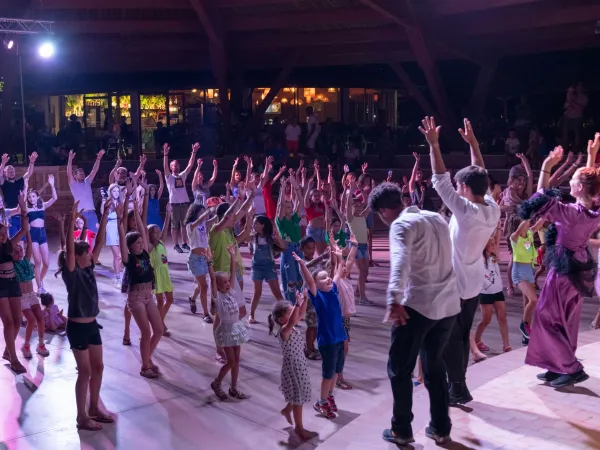 Soirée pour enfants au Roan camping Tahiti.