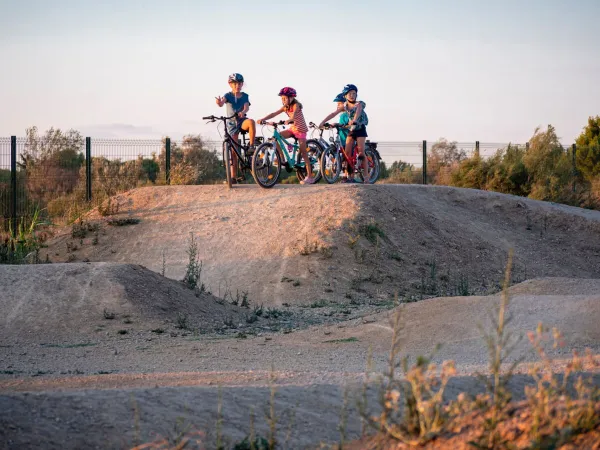 Spot de cascade pour les enfants cyclistes au Roan camping Serignan Plage.