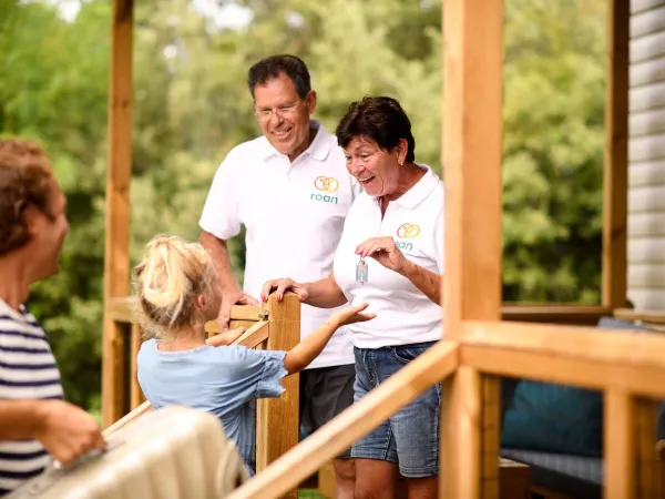 Personnel du camping Roan au camping hu I Pini village.