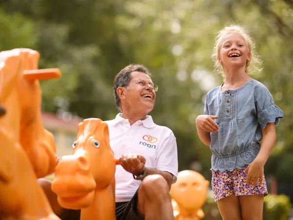 Amusez-vous avec le personnel du camping Roan Amadria Park Trogir.