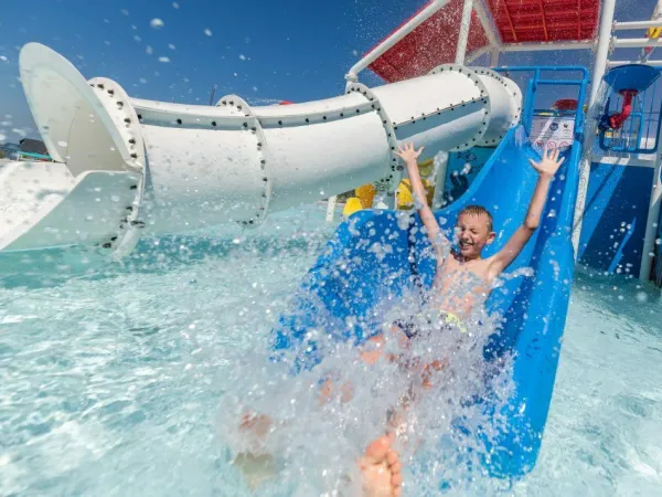 Toboggans aquatiques au Roan camping Park Umag.