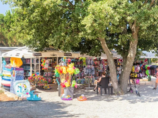 Bazar au camping Roan Park Umag.